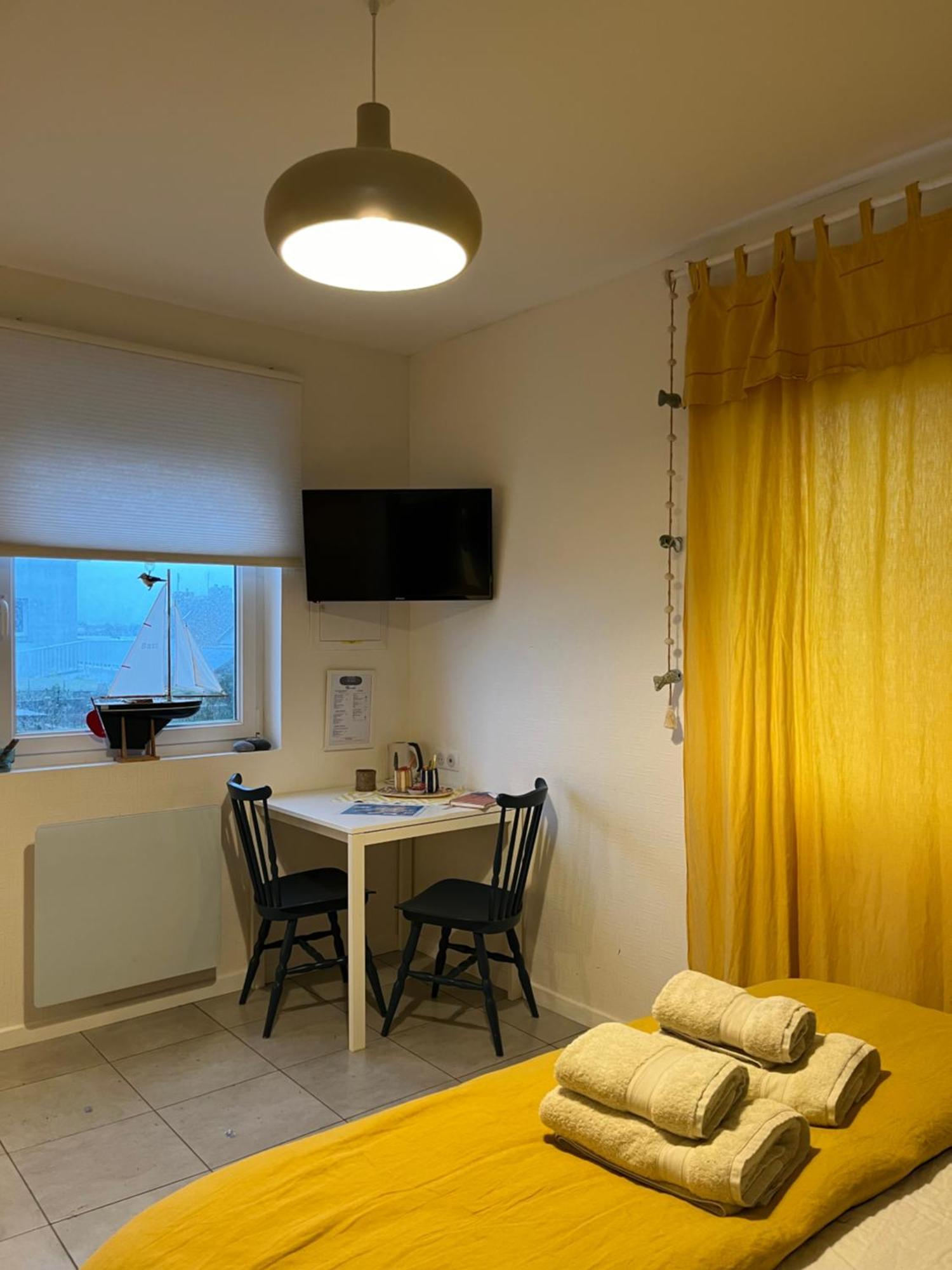 Bed and Breakfast L'Atelier De Mezareun Ushant Exterior foto